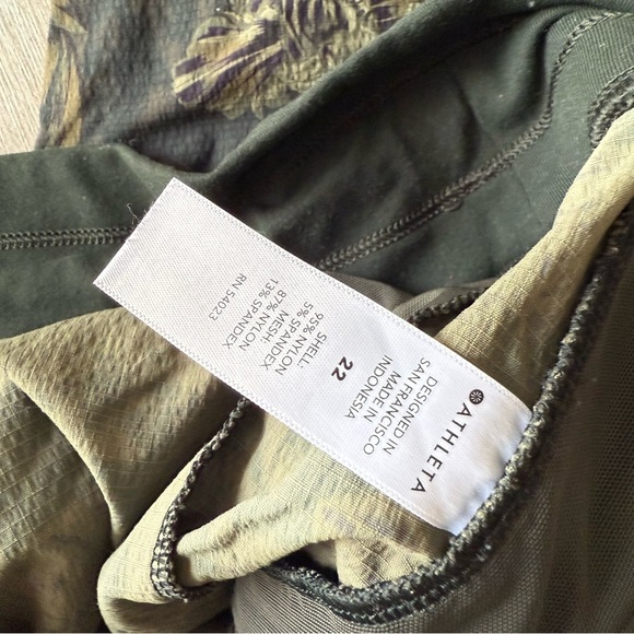 Athleta trekkie north floral printed jogger forest green size 22 - Picture 8 of 9